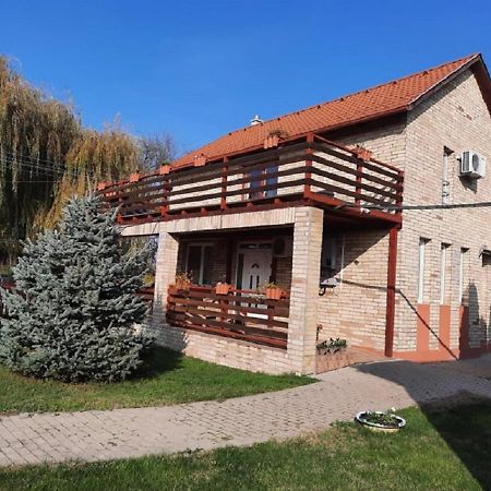 Ponty-Poronty Vendeghaz Hotell Nagybaracska Exteriör bild