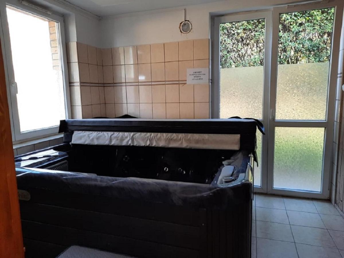 Ponty-Poronty Vendeghaz Hotell Nagybaracska Exteriör bild