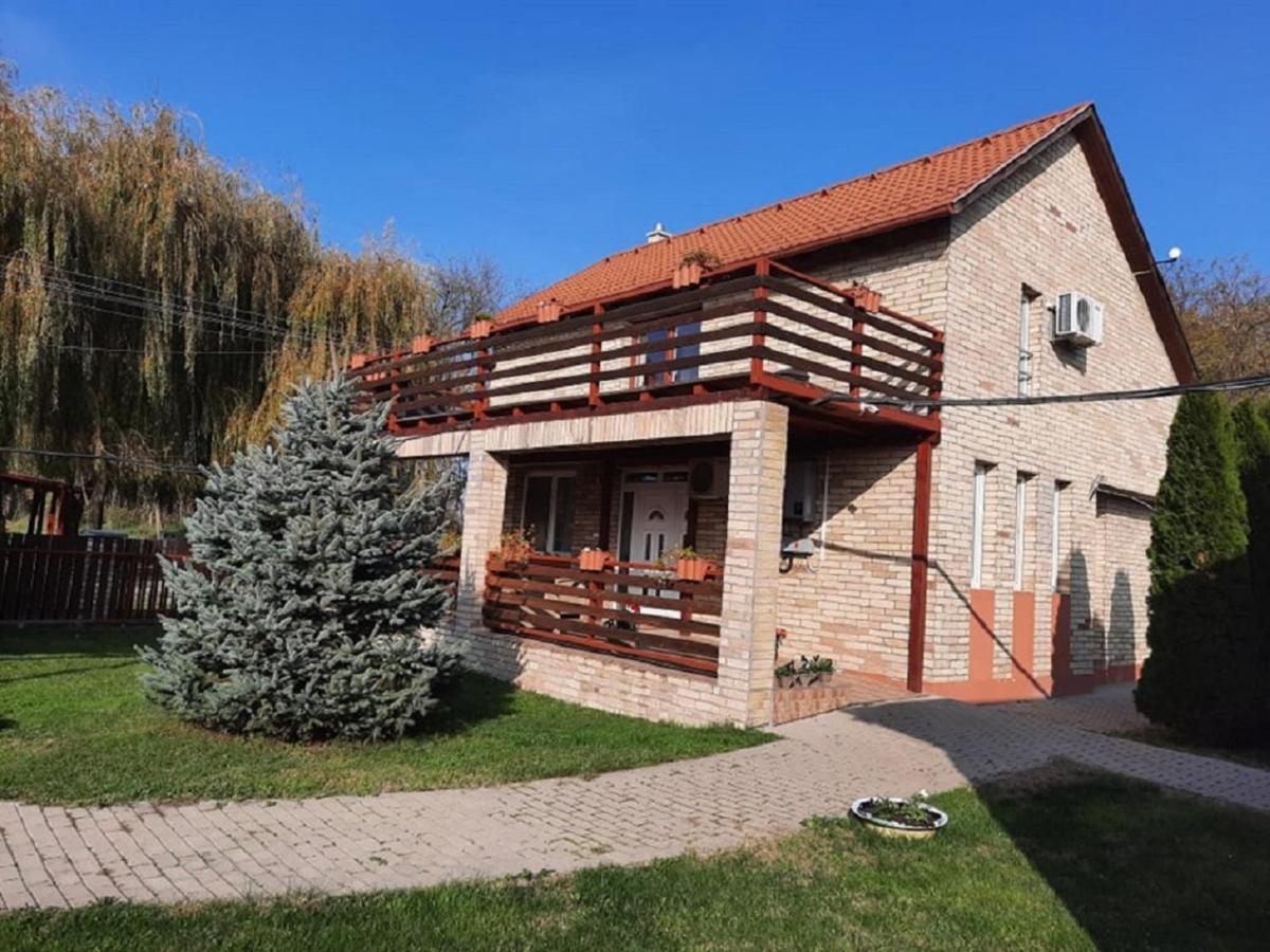 Ponty-Poronty Vendeghaz Hotell Nagybaracska Exteriör bild