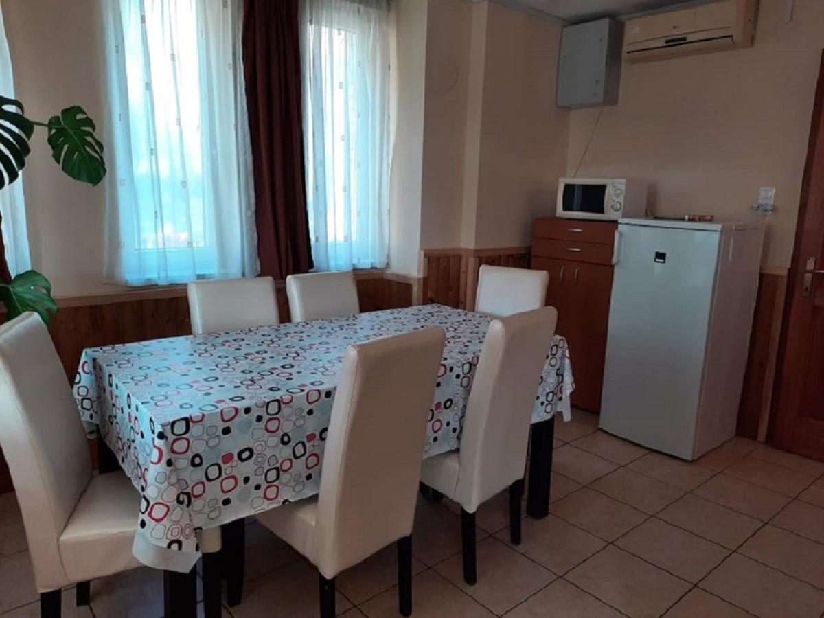 Ponty-Poronty Vendeghaz Hotell Nagybaracska Exteriör bild