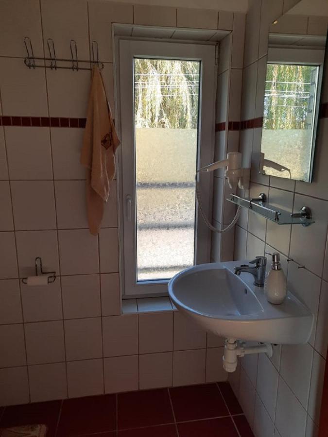 Ponty-Poronty Vendeghaz Hotell Nagybaracska Exteriör bild