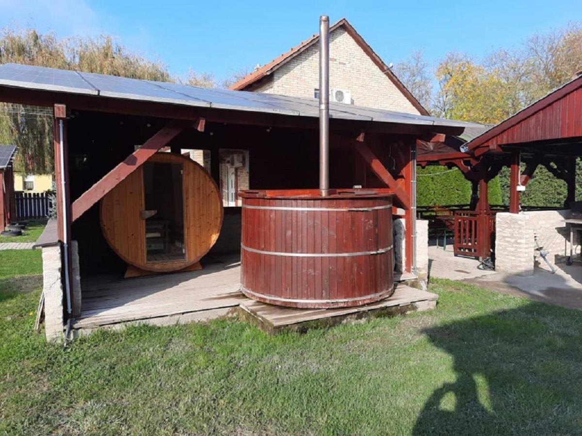 Ponty-Poronty Vendeghaz Hotell Nagybaracska Exteriör bild
