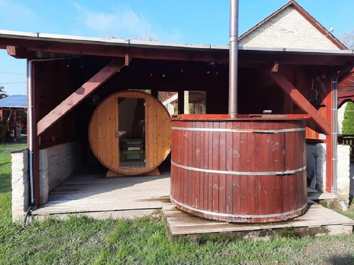 Ponty-Poronty Vendeghaz Hotell Nagybaracska Exteriör bild