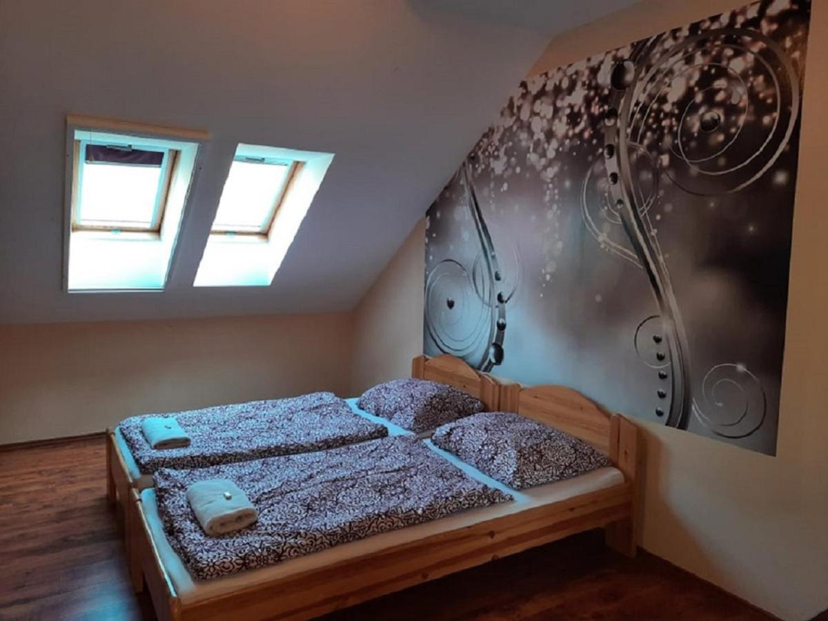 Ponty-Poronty Vendeghaz Hotell Nagybaracska Exteriör bild